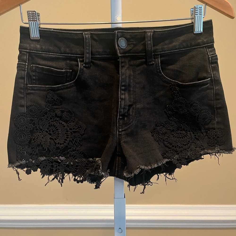 American Eagle Black High-Rise Shortie With Lace Applique Size 4 Jean Shorts